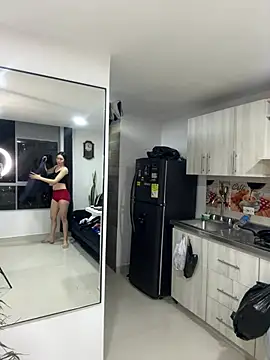 xluxulua online show from March 1, 2026, 5:42 am