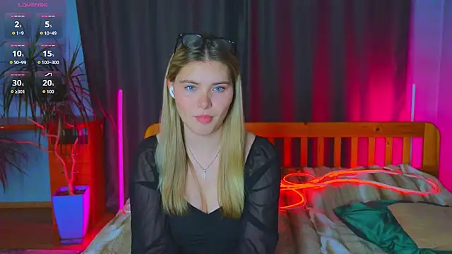 hornycharisma online show from April 19, 2026, 2:16 pm