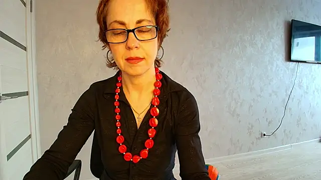 Snapshot of LioraWeiss chatting on April 20, 2026, 8:39 am LioraWeiss online show from April 20, 2026, 8:39 am