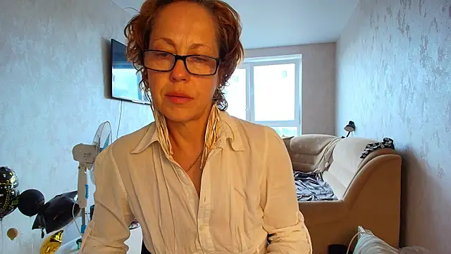 Snapshot of LioraWeiss chatting on May 27, 2026, 9:17 am LioraWeiss online show from May 27, 2026, 9:17 am