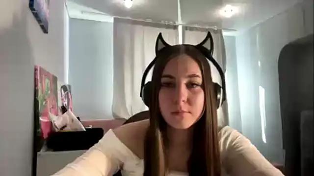 SheryllPickrel online show from March 15, 2026, 10:43 am