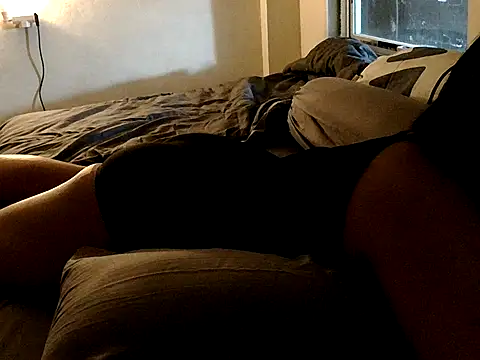 anya larass online show from March 10, 2026, 3:28 pm