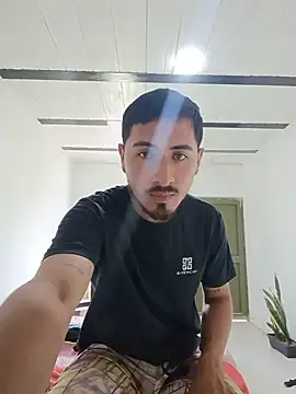 Santiag0122  online show from May 25, 2026, 4:35 pm