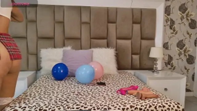 ElizaGiancini online show from June 1, 2026, 1:13 pm