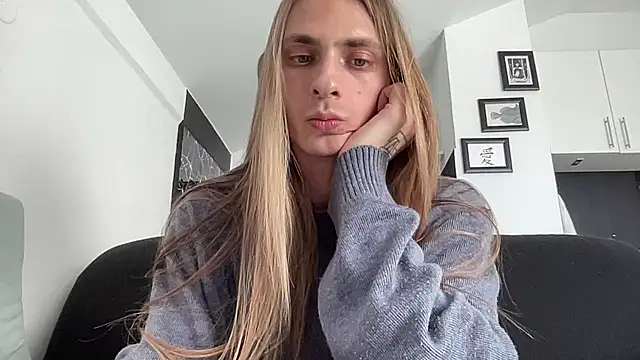 Snapshot of mi_chyort chatting on February 28, 2026, 1:12 pm mi chyort online show from February 28, 2026, 1:12 pm