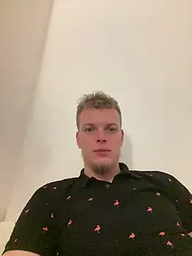 Snapshot of Dencchikk22 chatting on February 24, 2026, 8:40 pm Dencchikk22 online show from February 24, 2026, 8:40 pm