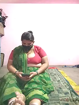 gujjuhotcouple online show from April 29, 2026, 5:06 pm