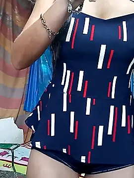 yuliitza4 online show from March 20, 2026, 1:27 pm