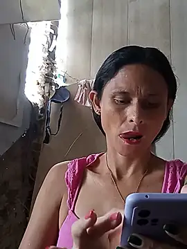 Snapshot of yuliitza4 chatting on May 19, 2026, 2:01 pm yuliitza4 online show from May 19, 2026, 2:01 pm