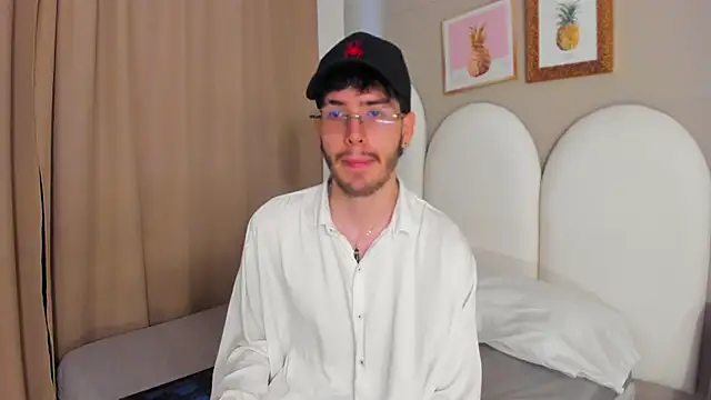 Snapshot of Jason_23__ chatting on April 17, 2026, 7:39 pm Jason 23 online show from April 17, 2026, 7:39 pm