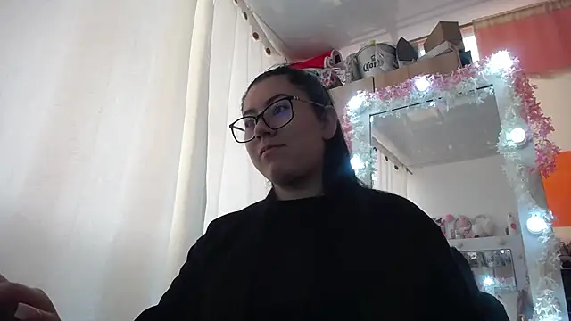 Snapshot of Marian_ballesteros chatting on May 13, 2026, 12:46 pm Marian ballesteros online show from May 13, 2026, 12:46 pm
