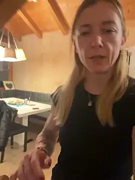 Snapshot of FitAnna chatting on February 25, 2026, 7:01 pm FitAnna online show from February 25, 2026, 7:01 pm