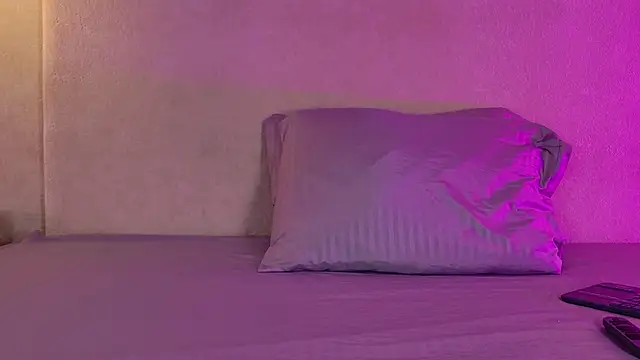 Julietaa Vegaa online show from February 25, 2026, 1:10 pm