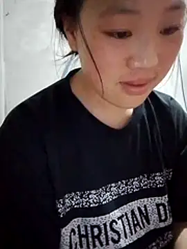 Miu la online show from April 3, 2026, 1:53 pm