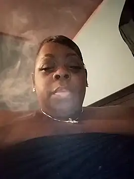 Pinkchocolatebbw online show from April 4, 2026, 6:33 am