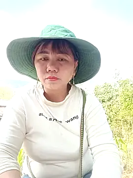 lyly sexx online show from April 11, 2026, 12:59 am