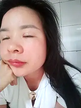 Ivy Trix2 online show from March 18, 2026, 2:04 am