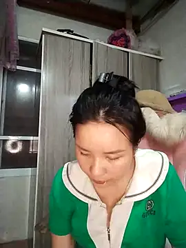 Ivy Trix2 online show from March 29, 2026, 1:44 pm