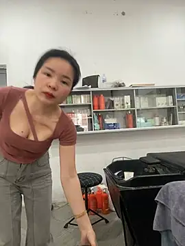Snapshot of Ivy_Trix2 chatting on April 18, 2026, 2:48 am Ivy Trix2 online show from April 18, 2026, 2:48 am