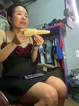 Snapshot of Ivy_Trix2 chatting on May 8, 2026, 3:34 am Ivy Trix2 online show from May 8, 2026, 3:34 am
