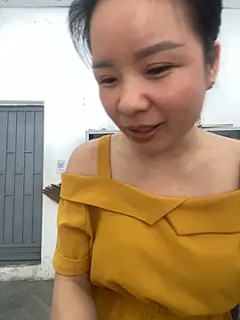 Snapshot of Ivy_Trix2 chatting on May 20, 2026, 2:29 am Ivy Trix2 online show from May 20, 2026, 2:29 am