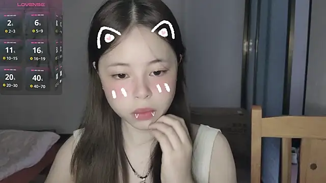 F-Yihao online show from April 17, 2026, 8:39 am