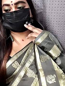 Cutie Nila online show from April 18, 2026, 4:16 am