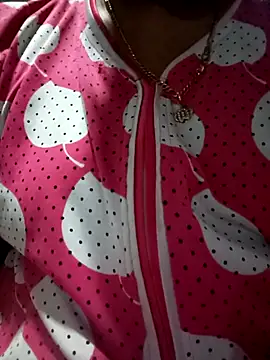 aisha 67 online show from March 12, 2026, 1:06 pm