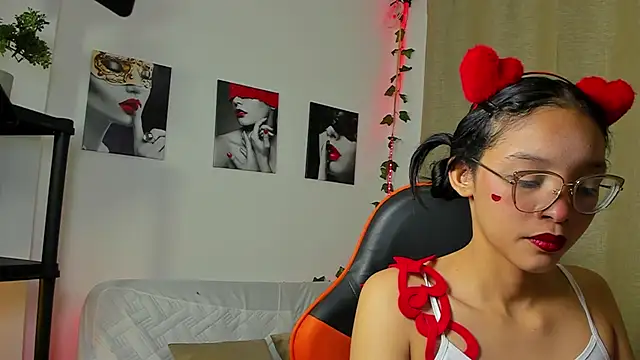 Rebeca Marchetti online show from March 13, 2026, 8:37 pm