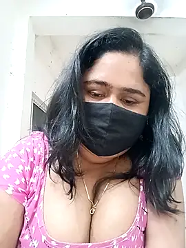 Snapshot of diyadey chatting on May 1, 2026, 10:47 pm diyadey online show from May 1, 2026, 10:47 pm