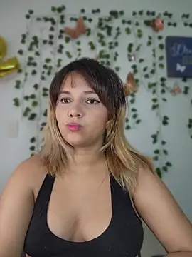 Snapshot of aurora_bela chatting on April 21, 2026, 9:28 pm aurora bela online show from April 21, 2026, 9:28 pm