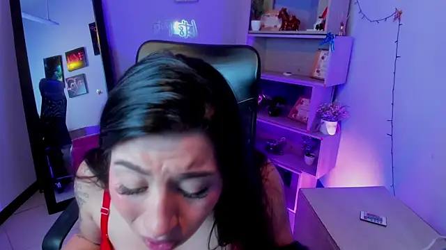 VeronicaCream  online show from March 9, 2026, 3:21 am