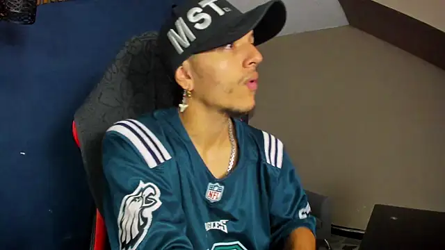 DanteLuxx online show from March 13, 2026, 4:08 am