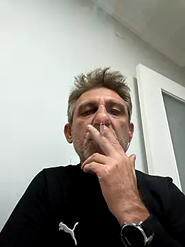 arelll34 online show from April 25, 2026, 9:12 pm