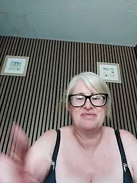 FlirtyFleur-x online show from May 30, 2026, 1:08 pm