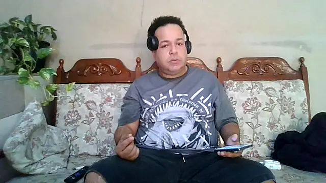 UrsoBissexualPauGrosso online show from May 13, 2026, 4:48 pm