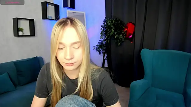 MellliissaDrream online show from March 3, 2026, 1:23 am