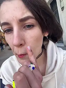 Kamorana online show from March 9, 2026, 1:04 pm