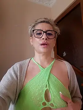 LunaBlaise online show from March 22, 2026, 8:29 am