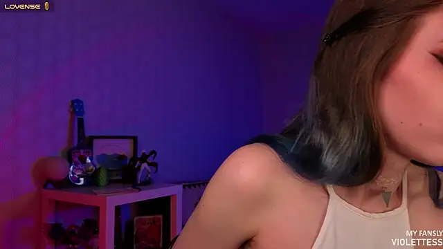 violettess online show from May 20, 2026, 4:24 pm
