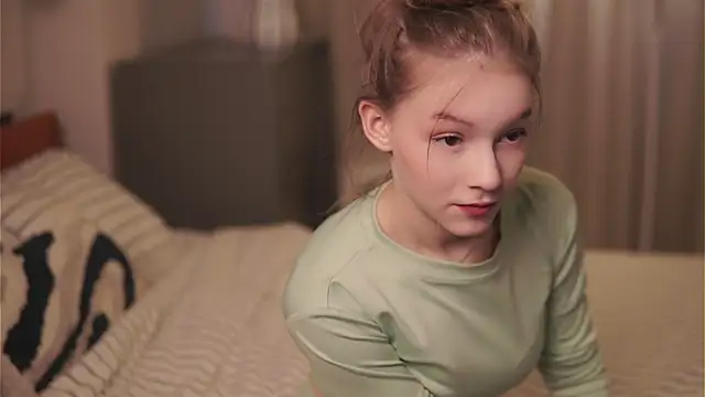 VenaLammo online show from March 13, 2026, 1:51 pm