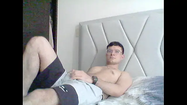 kamiloo1398 online show from February 26, 2026, 4:06 pm