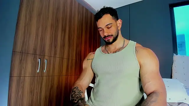 massimo visconti online show from April 10, 2026, 4:23 pm