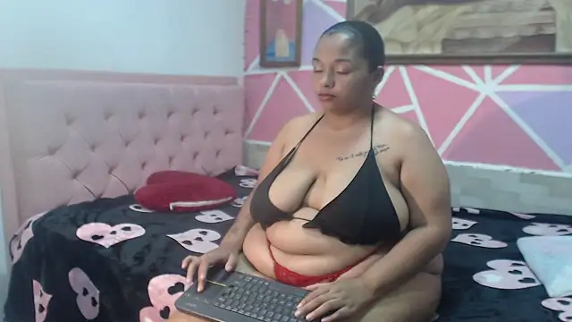 Doll rihana online show from May 28, 2026, 1:25 am