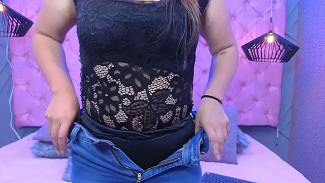SARA HORNY- online show from May 13, 2026, 3:04 am