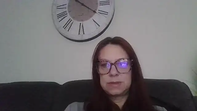 Snapshot of Cara-CurvyUK chatting on March 5, 2026, 10:22 am Cara-CurvyUK online show from March 5, 2026, 10:22 am