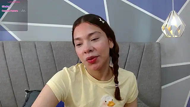 Snapshot of Sweet_kitty_05 chatting on June 12, 2026, 5:45 pm Sweet kitty 05 online show from June 12, 2026, 5:45 pm