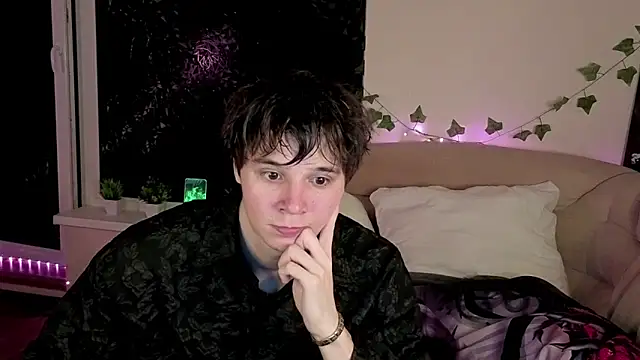 AnthonyCuutie online show from April 18, 2026, 6:01 pm