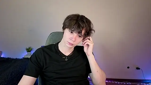 AnthonyCuutie online show from June 1, 2026, 5:31 am