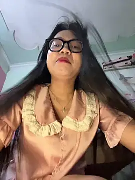 Leeeeiu online show from April 21, 2026, 3:17 pm